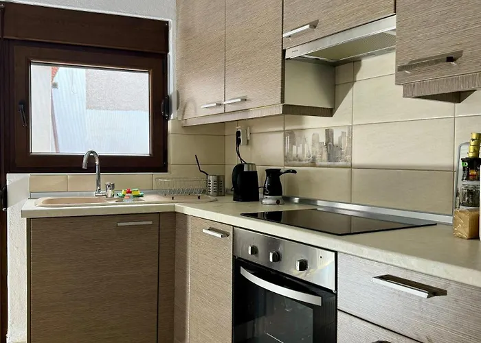 Cozy Courtyard House * Velventós